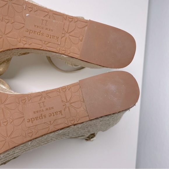 Kate Spade New York Metallic Gold Wedge Sandals with Bow – Size 11B - Picture 11 of 13